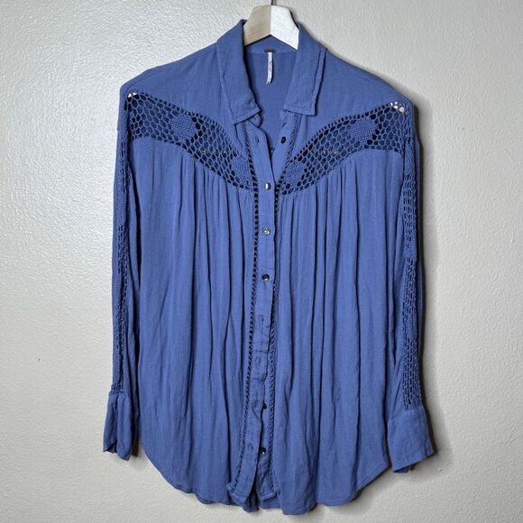 Free People Shirt Women Medium Blue Crochet Lace Inset Katie Bird Button Up Boho - Picture 1 of 12